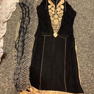 Elegant Black and Gold 2-piece suit